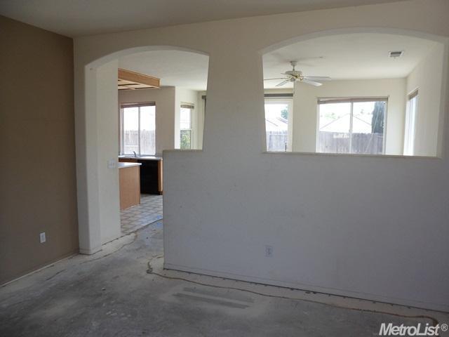 2012 Winter Haven Dr, Turlock, CA 95382 photo 4