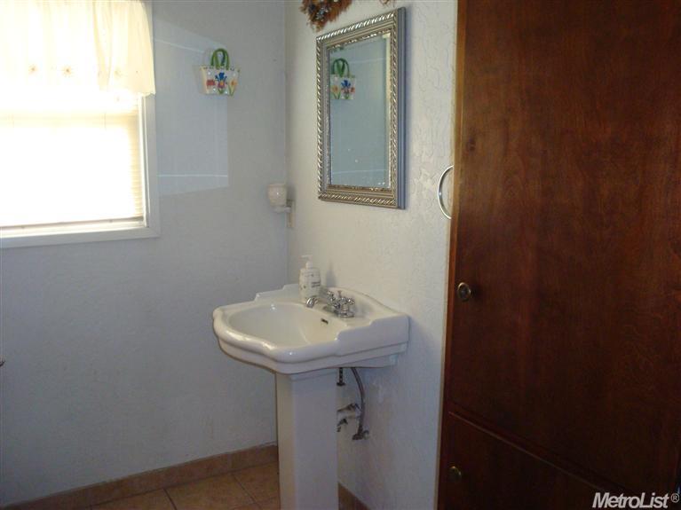 2517 10th St, Ceres, CA 95307 photo 5