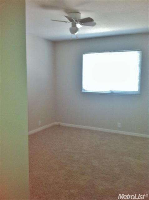 421 Lancaster Dr, Manteca, CA 95336 photo 8