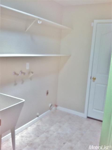 421 Lancaster Dr, Manteca, CA 95336 photo 5