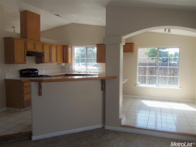 2976 Lucich Ct, Merced, CA 95348 photo 4