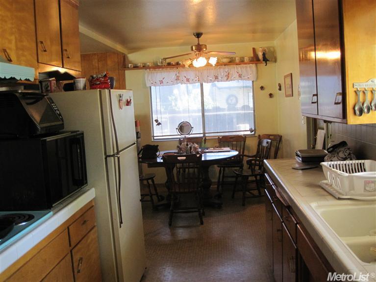 2401 Edgebrook Dr, Modesto, CA 95354 photo 3