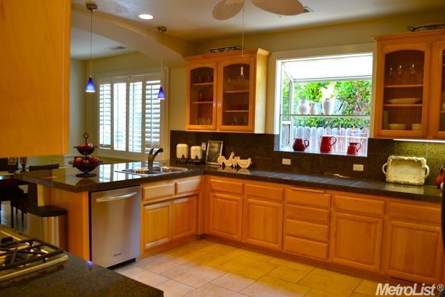4021 Pomo Pl, Davis, CA 95618 photo 4