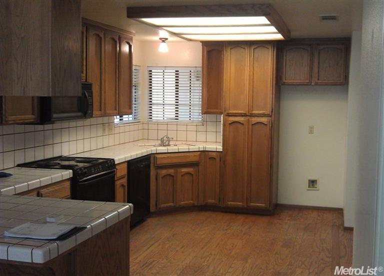 1002 Hartwick Ave, Turlock, CA 95382 photo 2