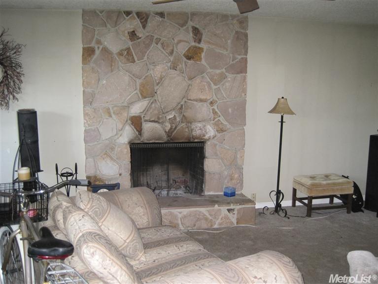 2139 W Pine St, Lodi, CA 95242 photo 2
