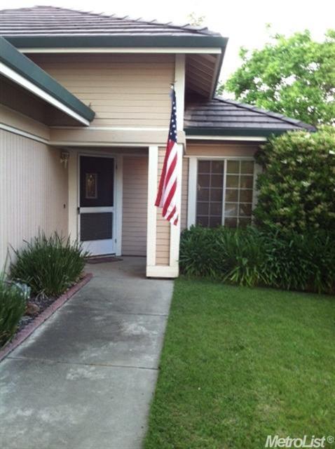8005 Falcon View Dr, Antelope, CA 95843 photo 2
