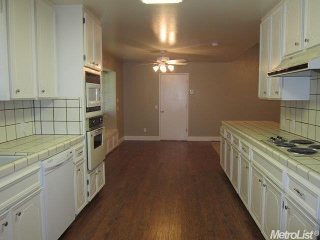 385 Corello St, Turlock, CA 95380 photo 4