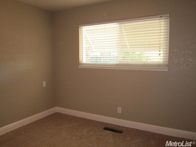 385 Corello St, Turlock, CA 95380 photo 12