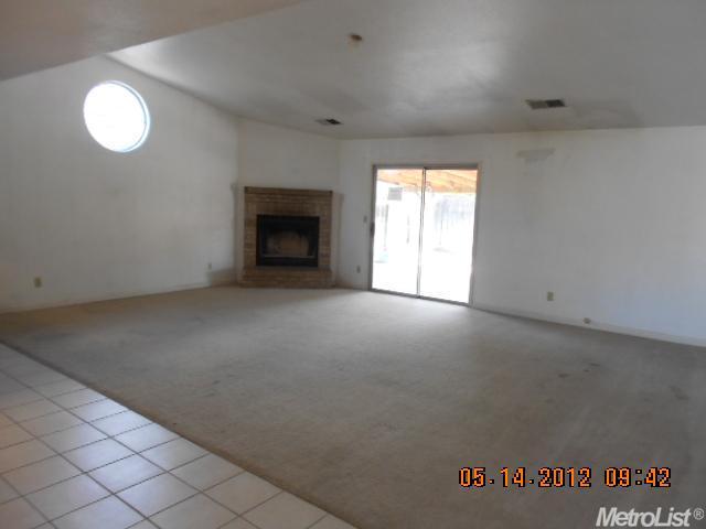 866 Madeline Ct, Merced, CA 95340 photo 2