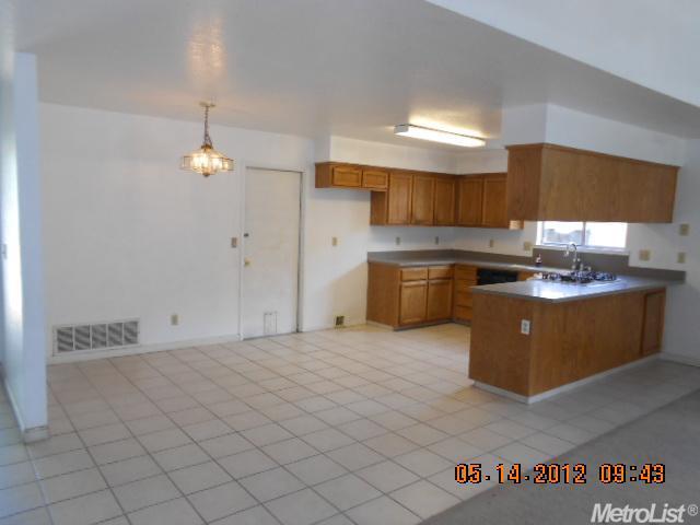 866 Madeline Ct, Merced, CA 95340 photo 4