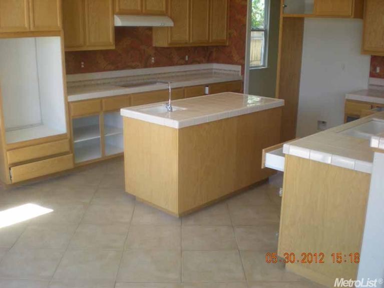 1112 Jasmine Dr, Patterson, CA 95363 photo 3