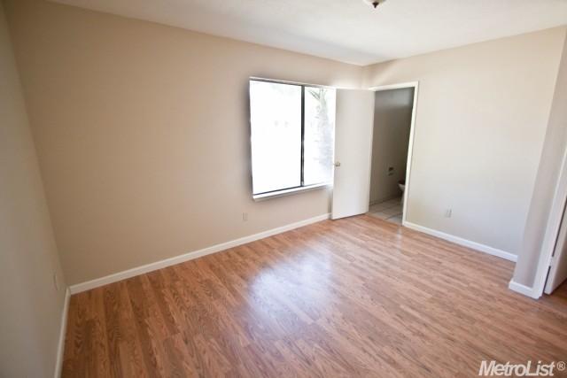 1833 Murrietta Ln, Modesto, CA 95355 photo 4