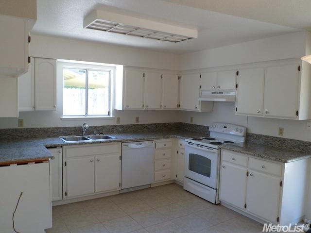 7389 California St, Winton, CA 95388 photo 4