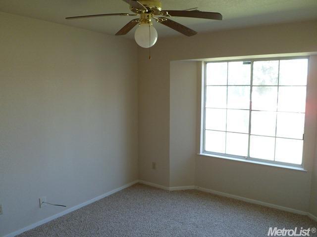 7389 California St, Winton, CA 95388 photo 3