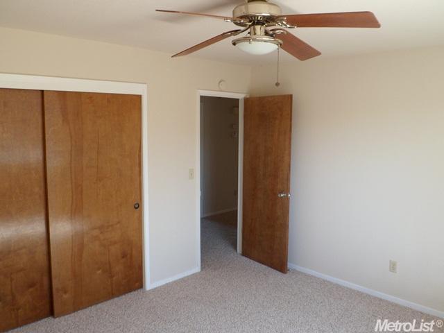 7389 California St, Winton, CA 95388 photo 9