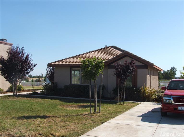 9459 Sidesaddle Dr, Wilton, CA 95693 photo 2