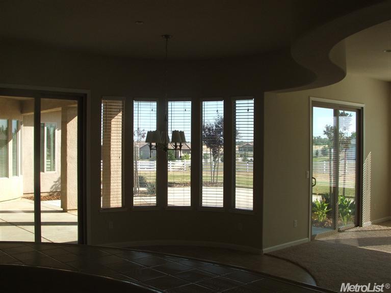 9459 Sidesaddle Dr, Wilton, CA 95693 photo 4