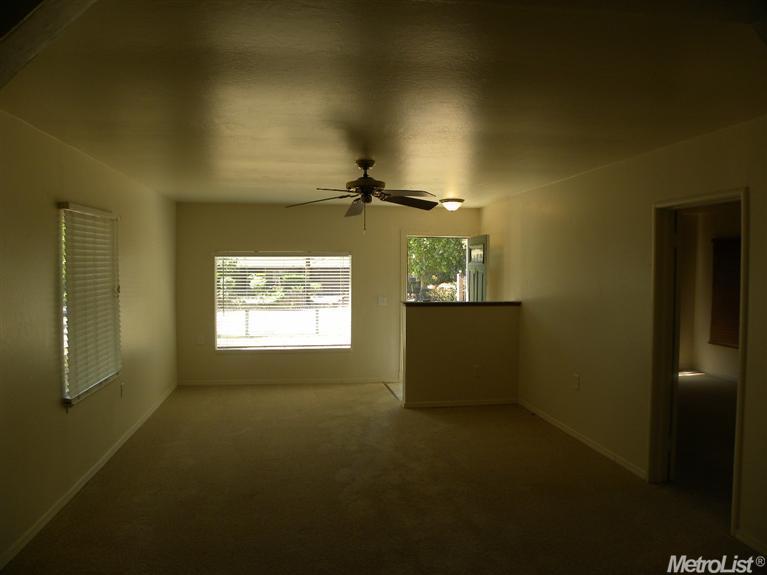 2525 Paradise Rd, Modesto, CA 95358 photo 9