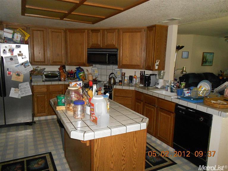 1828 Blueridge Ct, Modesto, CA 95351 photo 2