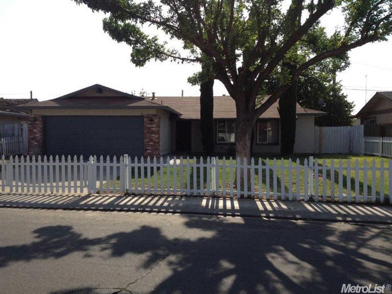 1512 Seattle St, Modesto, CA 95358 photo 1