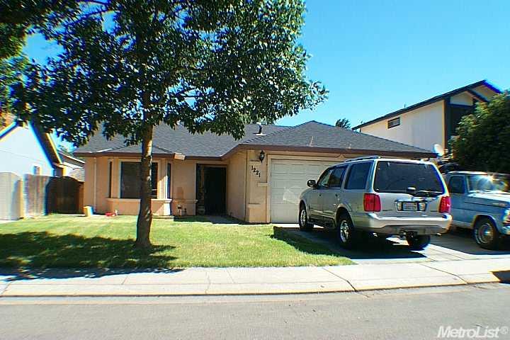 1221 Cape Cod Dr, Modesto, CA 95358 photo 1