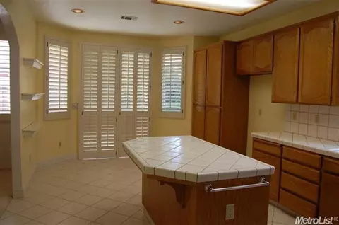 643 Chenin Blanc Dr, Manteca, CA 95337 photo 3