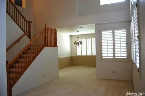 643 Chenin Blanc Dr, Manteca, CA 95337 photo 2