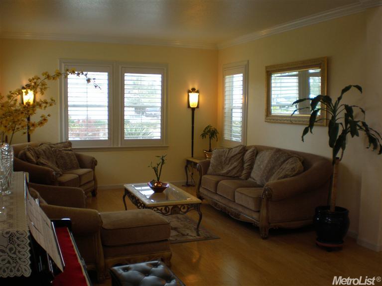 644 W Santos Ave, Ripon, CA 95366 photo 3