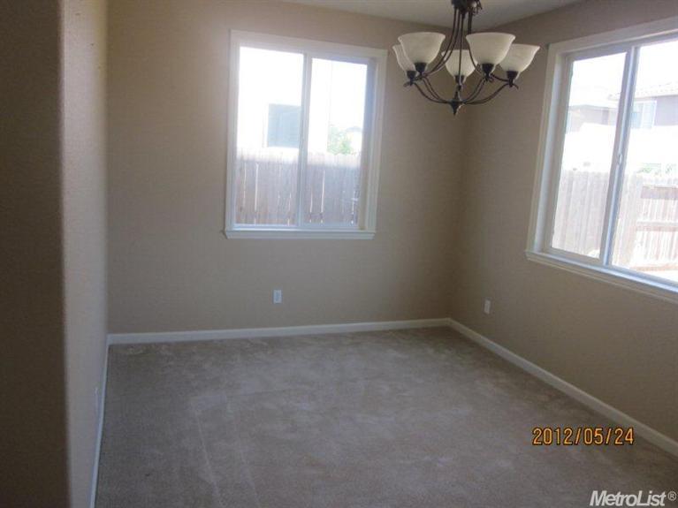 3935 Hyacinth Dr, Ceres, CA 95307 photo 3