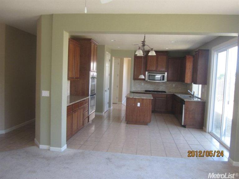 3935 Hyacinth Dr, Ceres, CA 95307 photo 5