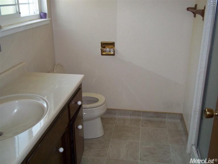 1012 Mcguire Dr, Modesto, CA 95355 photo 7
