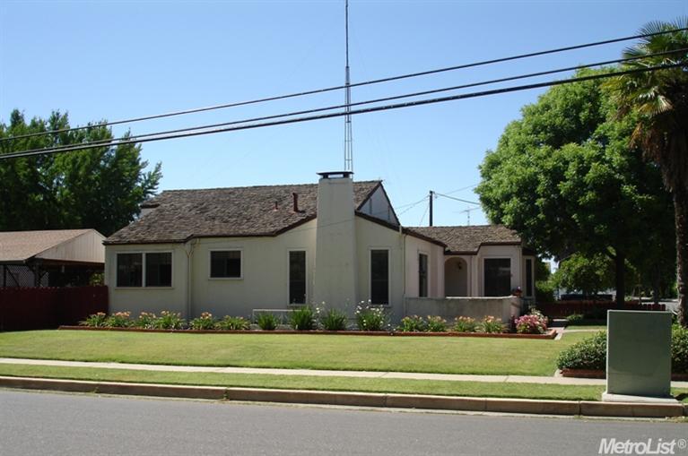 302 Laurel Ave, Gustine, CA 95322 photo 2