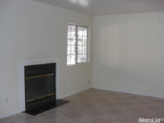 1501 Tudor Ct, Modesto, CA 95358 photo 2