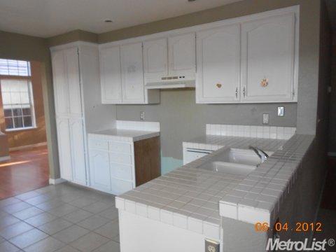 220 Camelot Dr, Tracy, CA 95376 photo 5