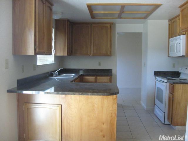 1204 Cape Cod Dr, Modesto, CA 95358 photo 5