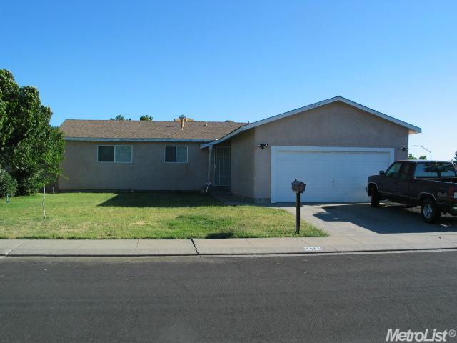 1421 Solar Ave, Modesto, CA 95351 photo 2
