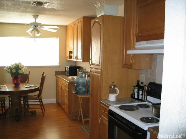 1421 Solar Ave, Modesto, CA 95351 photo 3