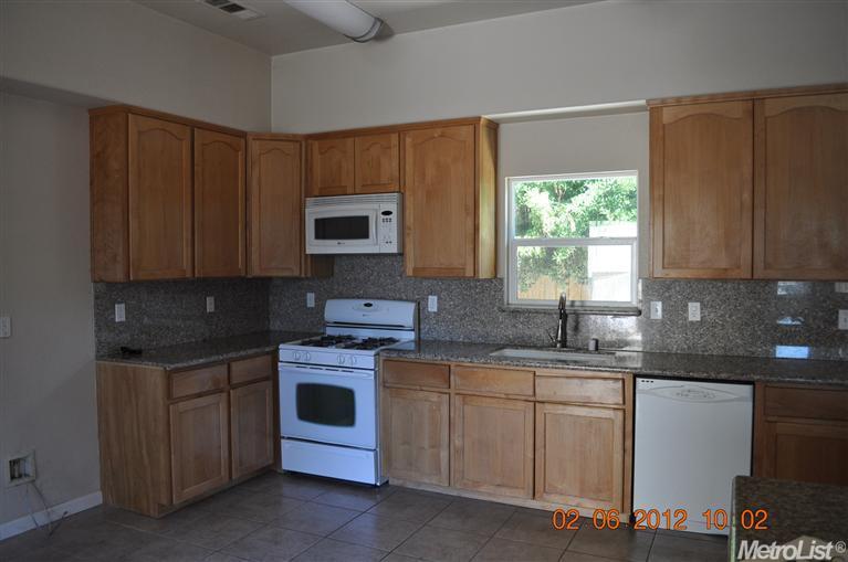 853 Thomsen Rd, Lathrop, CA 95330 photo 4