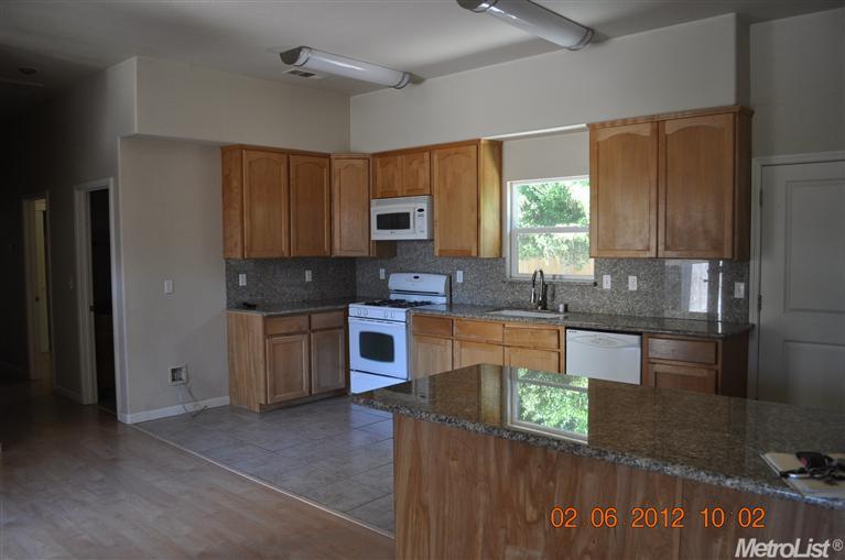 853 Thomsen Rd, Lathrop, CA 95330 photo 2