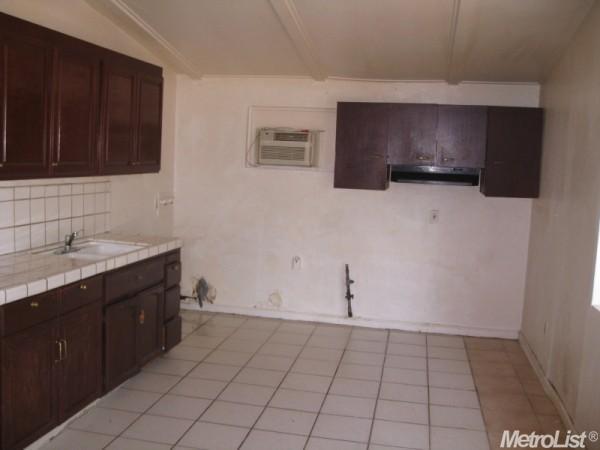 203 Shilling Ave, Lathrop, CA 95330 photo 8