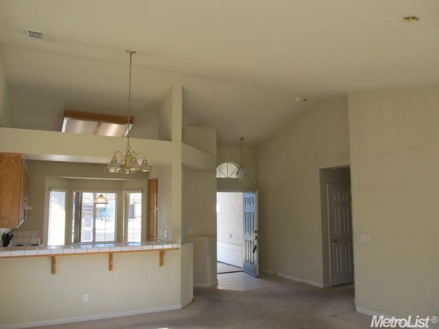 995 Hackett Rd, Ceres, CA 95307 photo 4