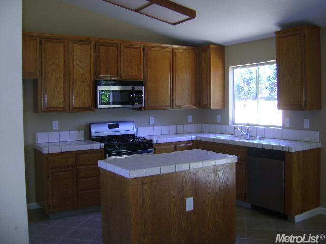 239 Lapwing Ln, Galt, CA 95632 photo 4