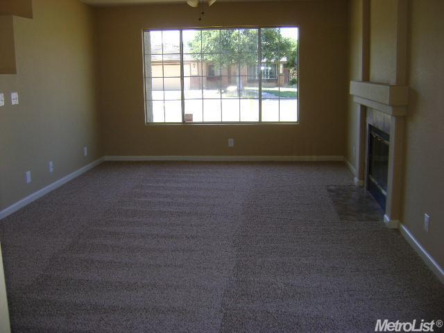 239 Lapwing Ln, Galt, CA 95632 photo 3
