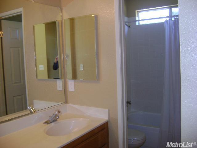 239 Lapwing Ln, Galt, CA 95632 photo 5
