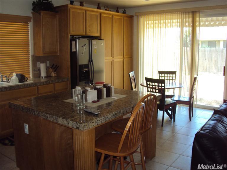 814 Round Hill Dr, Merced, CA 95348 photo 4