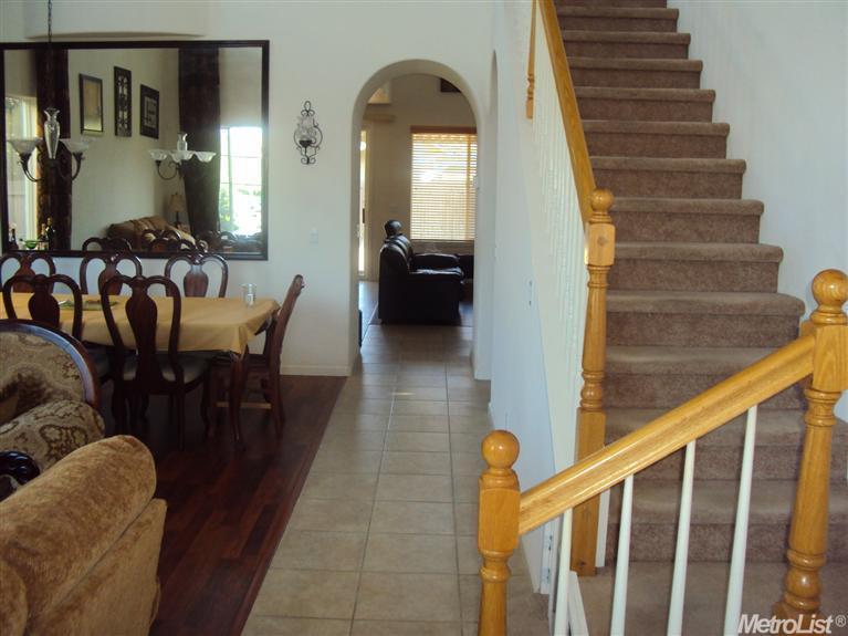 814 Round Hill Dr, Merced, CA 95348 photo 3