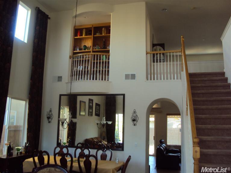 814 Round Hill Dr, Merced, CA 95348 photo 2