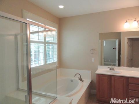 16959 Bellchase Rd, Lathrop, CA 95330 photo 10