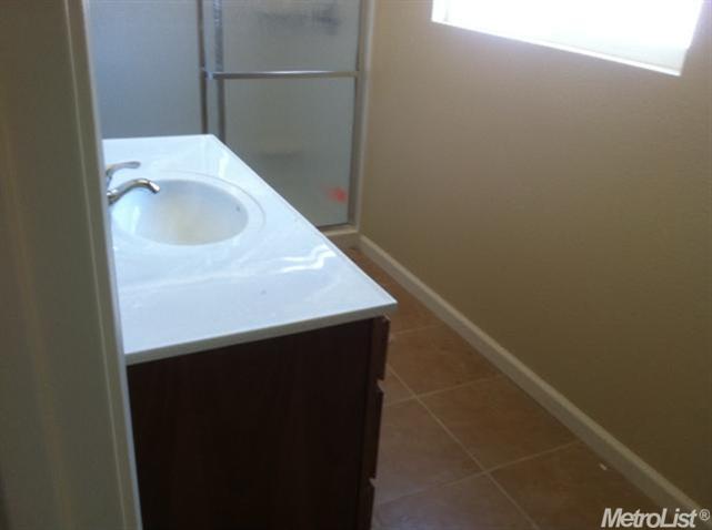 801 Carmel Ave, Manteca, CA 95336 photo 4