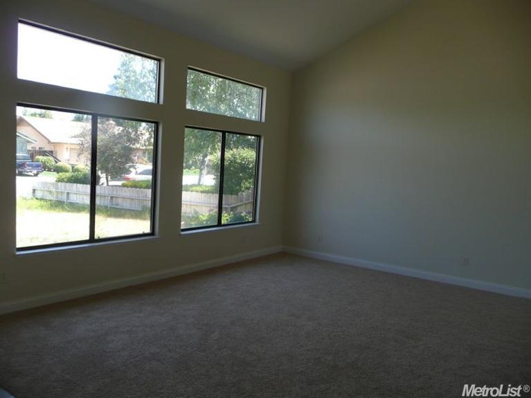 546 Sultana Ct, Ripon, CA 95366 photo 2
